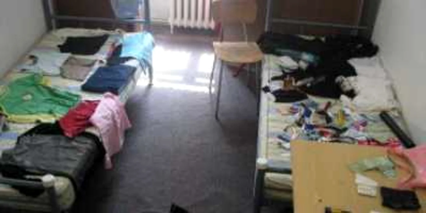 Timişoara: EXCLUSIV Studenţii cazaţi în camera crimei de la Medicină nu se tem de blestemul rromului tranşat