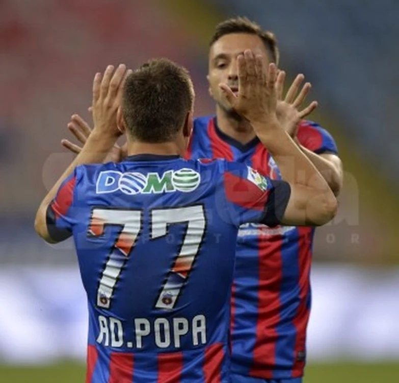 
    Adrian Popa şi Lucian Sânmărtean au înscris primele goluri ale partideiFoto: Cristi Preda/Gazeta Sporturilor  