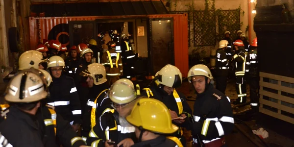 incendiu colectiv pompieri foto mai