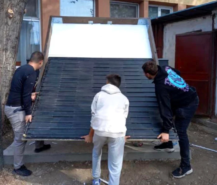 Colectorul va fi utilizat în cadrul școlii. SURSA Robert Harabagiu
