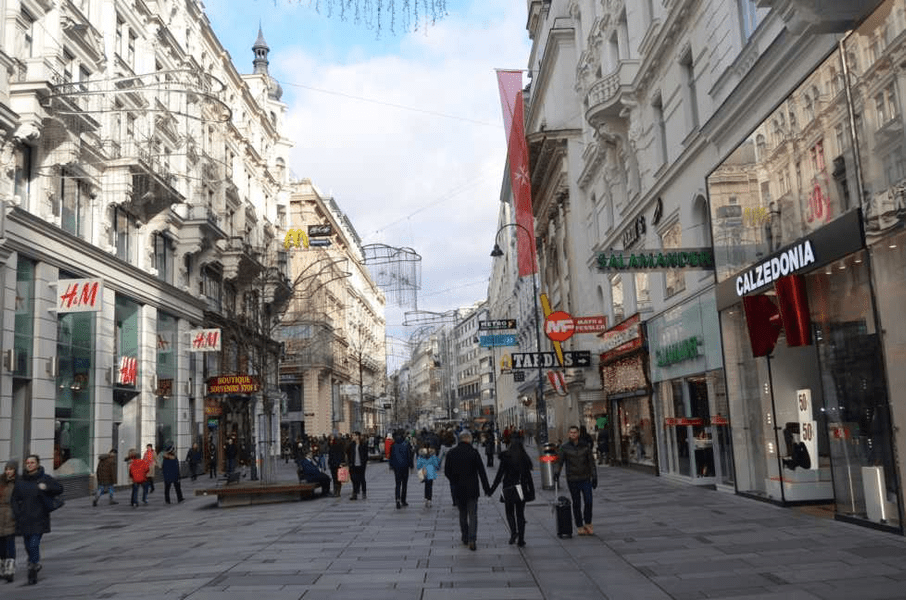 Țara în care este reglementat prin lege la ce oră nu mai au voie afară copiii