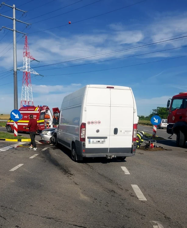 Accidentul s-a produs într-o intersecţie, pe varianta de ocolire a municipiului Caracal FOTO: martor