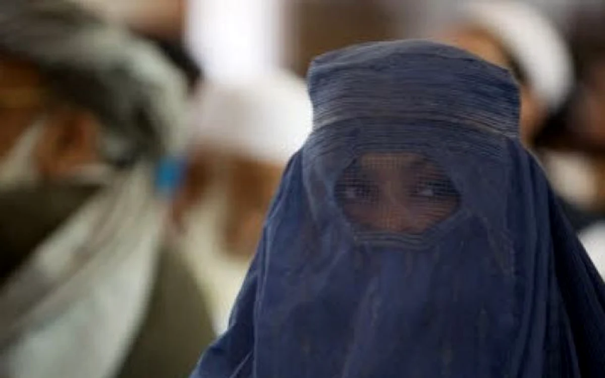 Propunere: puşcărie pentru cine poartă burka în Italia