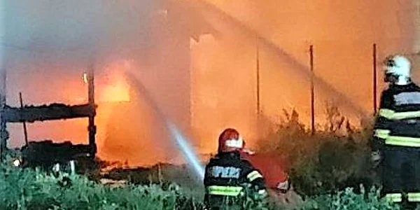 slobozia incendiu cartier Bora FOTO ISU Ialomita