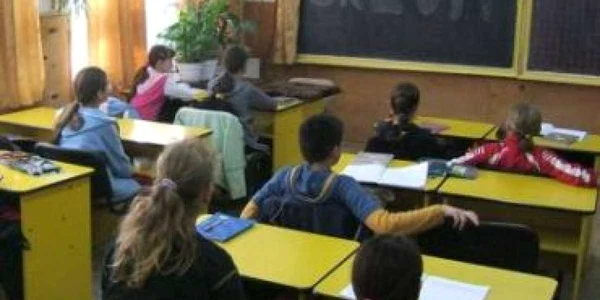 Profesorii vor avea o suplimentare a salariilor cu 260 de milioane de lei