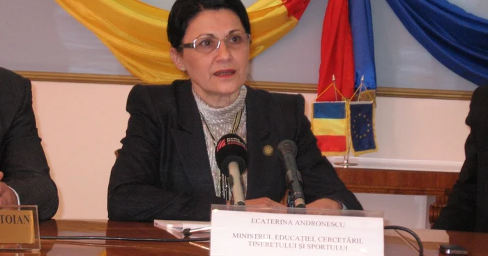 Ecaterina Andronescu a susâinut două conferinţe de presă FOTO Adevărul