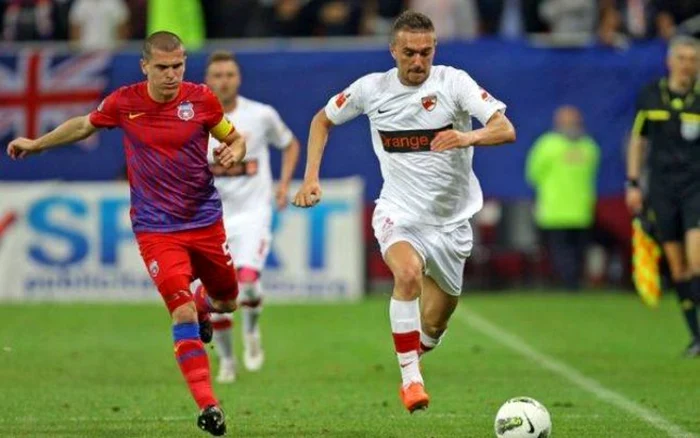 Alex Bourceanu (stânga)