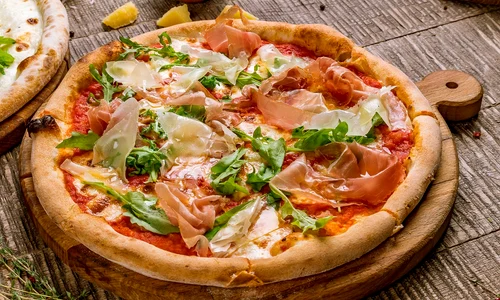 pizza cu rucola jpeg
