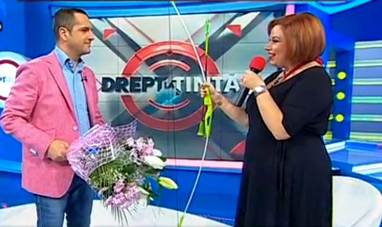 
    Mădălin Ionescu i-a predat ştafeta Oanei Roman (Foto: captură video Kanal D)  