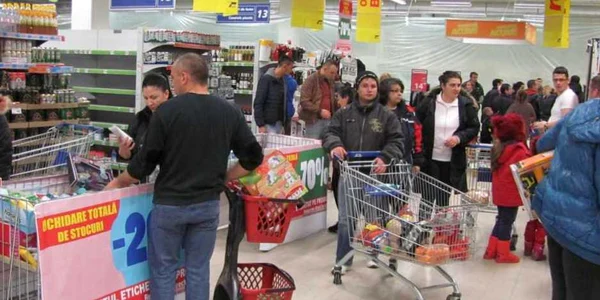 Hipermarketul Real la reducere Foto