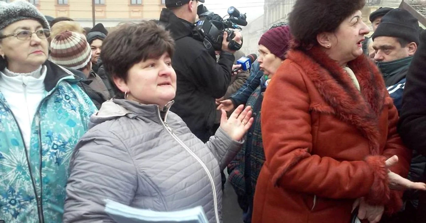 Mii de arădeni sunt ămpotriva demolării pieţei. Foto Claudia Untaru
