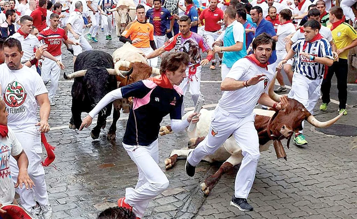 
    La cursele cu tauri au murit peste 10 persoane, începând din anul 1911 până în prezent  