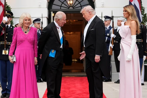 Regina Camilla și Regele Charles cu Donald Trump și Melania Trump la dineul de stat. FOTO: Profimedia