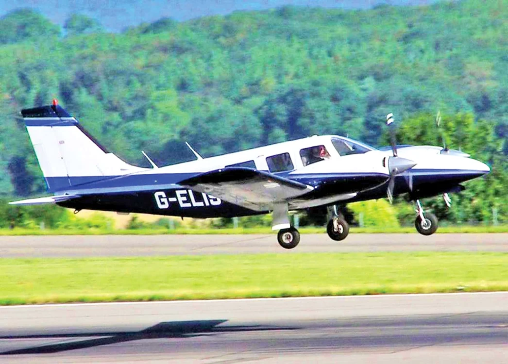 Avionul de mici dimensiuni  era pilotat chiar de tatăl fetiţei