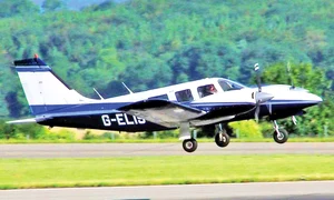 Avionul de mici dimensiuni  era pilotat chiar de tatăl fetiţei jpeg