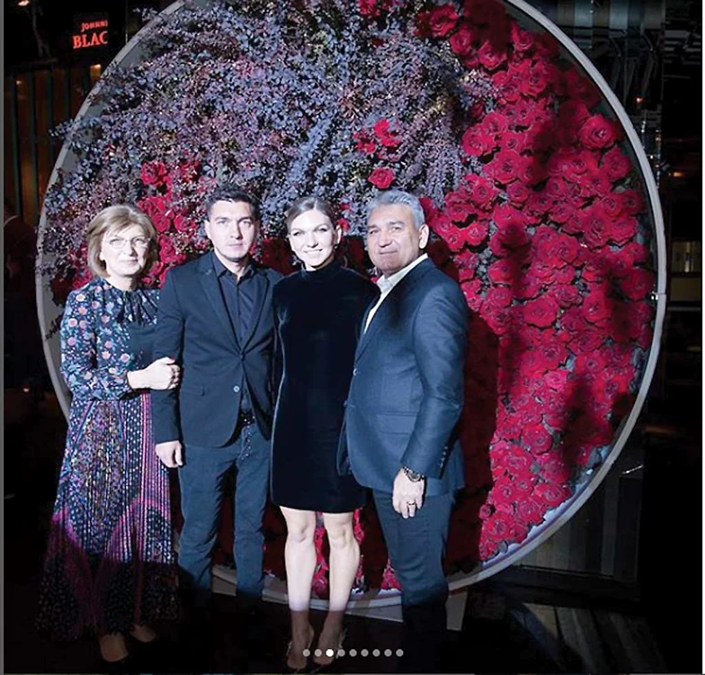 Simona Halep, alături de părinți și de fratele ei, Nicolae