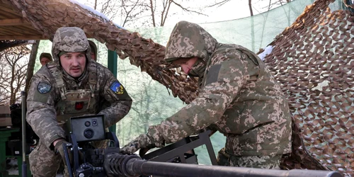 Soldati ucraineni  antrenamente  Zaporojie FOTO EPA EFE jpg