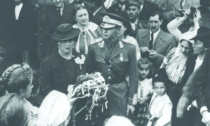 Revenirea în România, în septembrie 1940, pentru a-i fi din nou aproape fiului ei, de-acum Regele Mihai I al României (foto: Getty Images)
