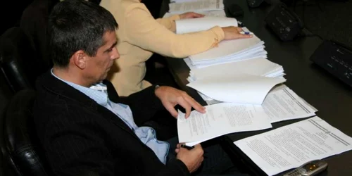 Nicolae Bibu renunţă la funcţia de consilier local