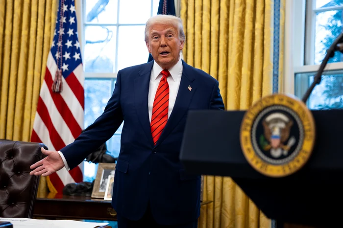Președintele SUA, Donald Trump, face declarații în Biroul Oval FOTO EPA-EFE