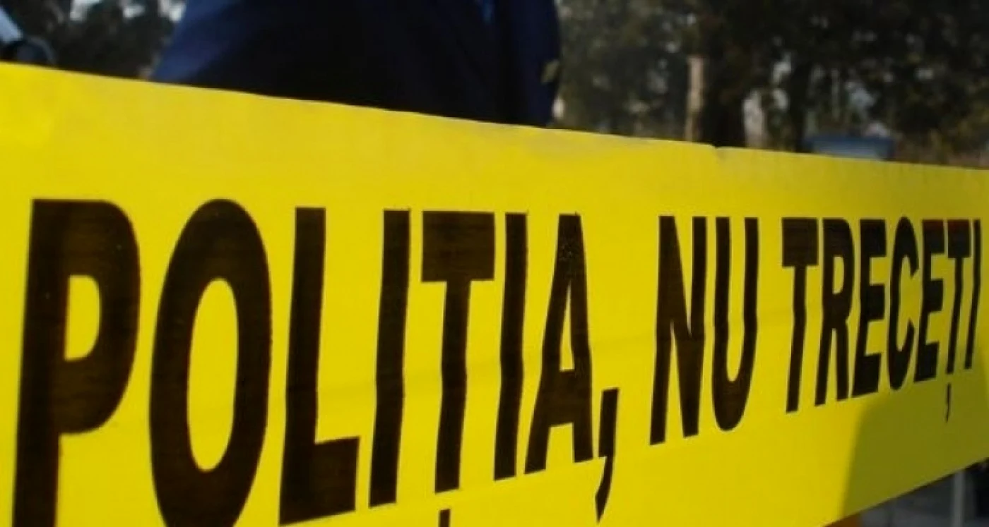 Poliţia a demarcat o anchetă în legătură cu tânărul mort de pe marginea drumului. FOTO: arhivă
