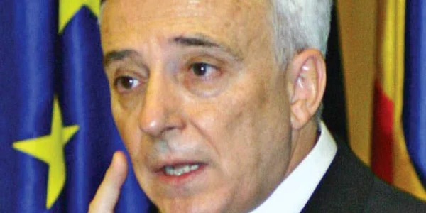 Guvernatorul BNR, Mugur Isărescu, atenţionează că pieţele  vor deveni „nervoase“ la o datorie  publică de 40% din PIB