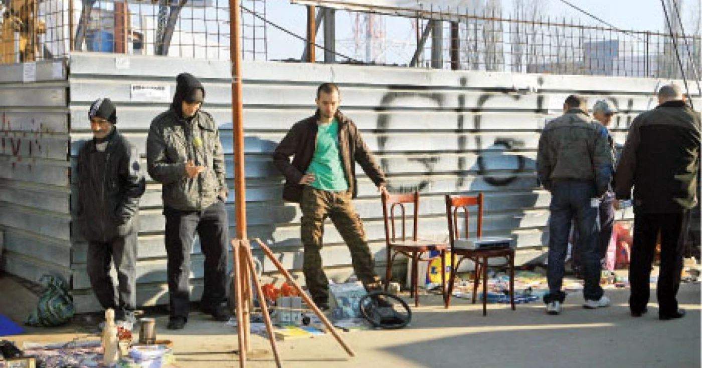 Jurnaliştii au intrat,  pentru câteva ceasuri, în pielea vânzătorilor de nimicuri