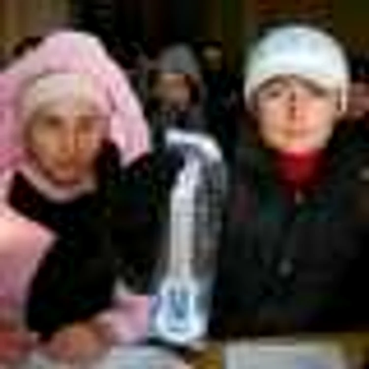Elevii învaţă în frig la doar şapte grade Celsius