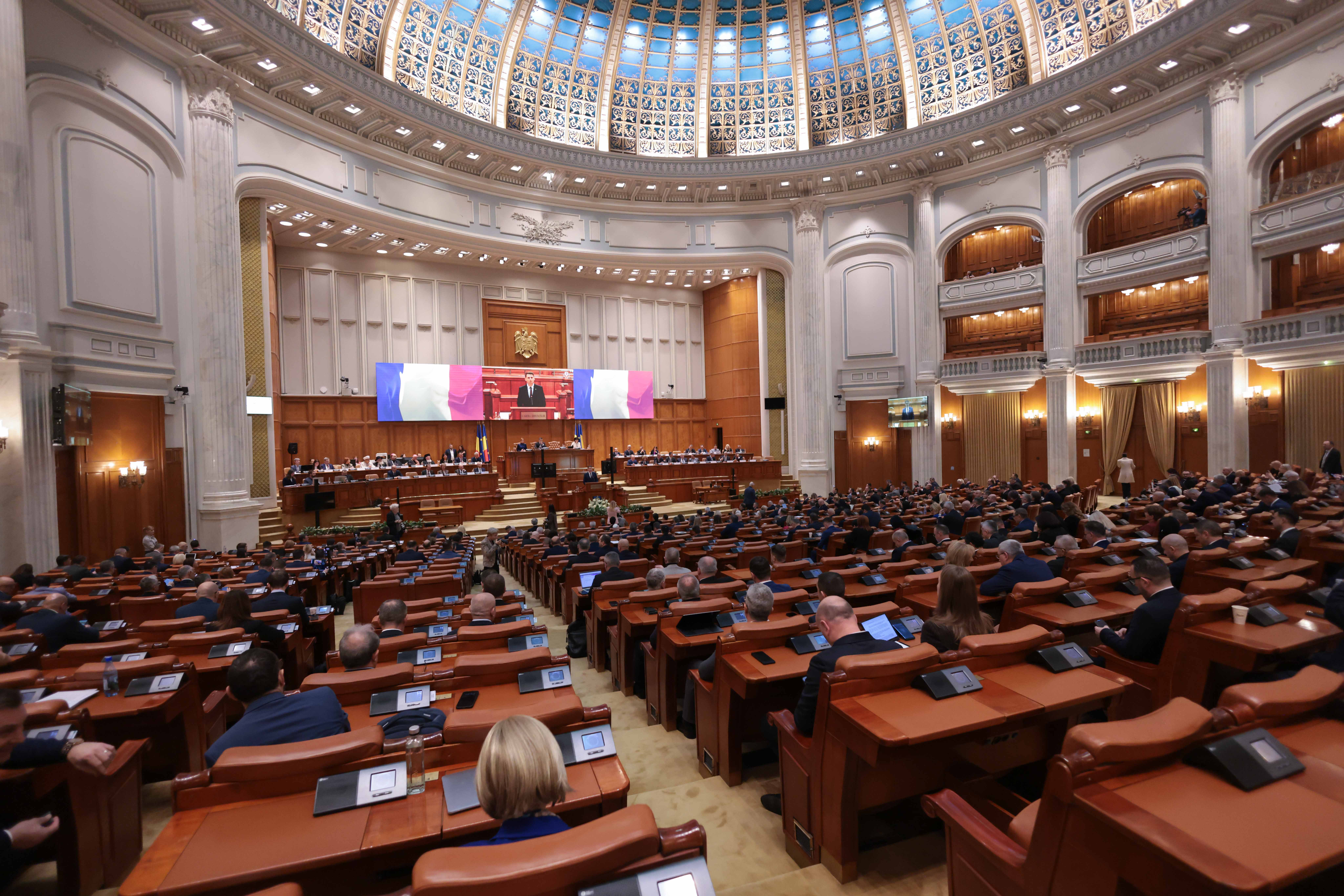 Legea împotriva antisemitismului trece de Senat, în forma inițială, în pofida obiecțiilor lui Nicușor Dan