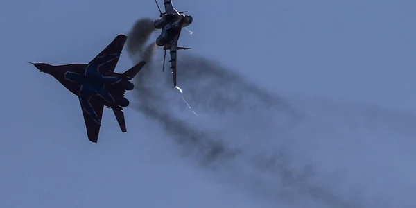 Avioane MiG-29 efectuand manevre la Jocurile Militare 2018 FOTO EPA-EFE