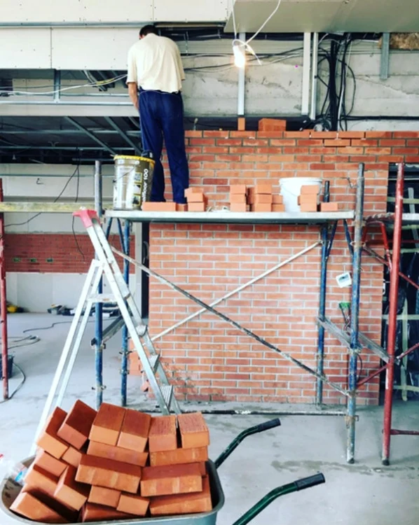 Vedeta este nerăbdătoare să-și vadă viitoarea locuință finisată