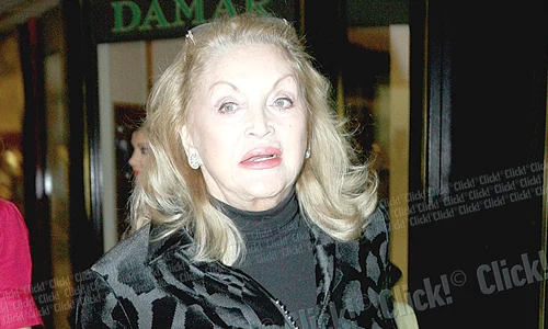 Zina Dumitrescu  are 75 de ani şi  a rămas văduvă  în 2009 când soţul  ei, Costin Dumitrescu, a murit în Germania, în urma unui atac de cord jpeg