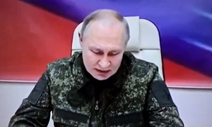Vladimir putin tinuta militara 5, captura video jpg