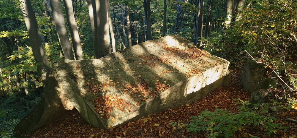 Locul blestemat al tâlharilor. Stâncile misterioase despre care se spune că au fost un ”templu” păzit de spirite puternice