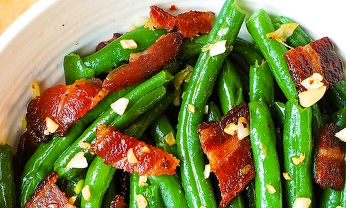 fasole verde cu bacon si usturoi jpeg