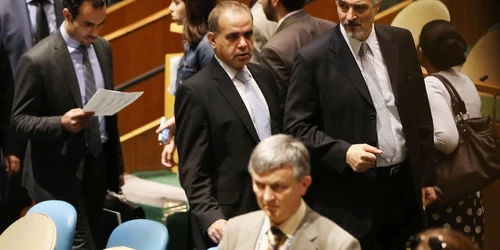 Ambasadorul Siriei Bashar Jaafari (dreapta)