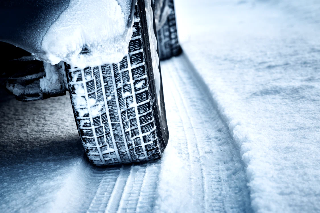 Șoferii trebuie să-și pregătească mașinile pentru iarnă. FOTO Shutterstock  (Arhivă)