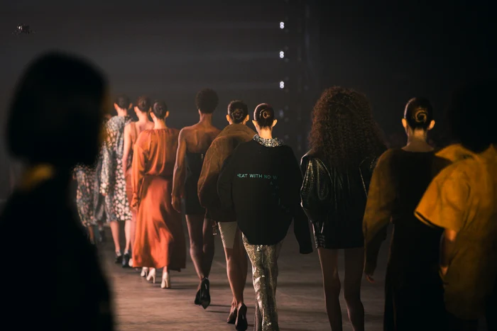 Prezentare almaz 2 jpg