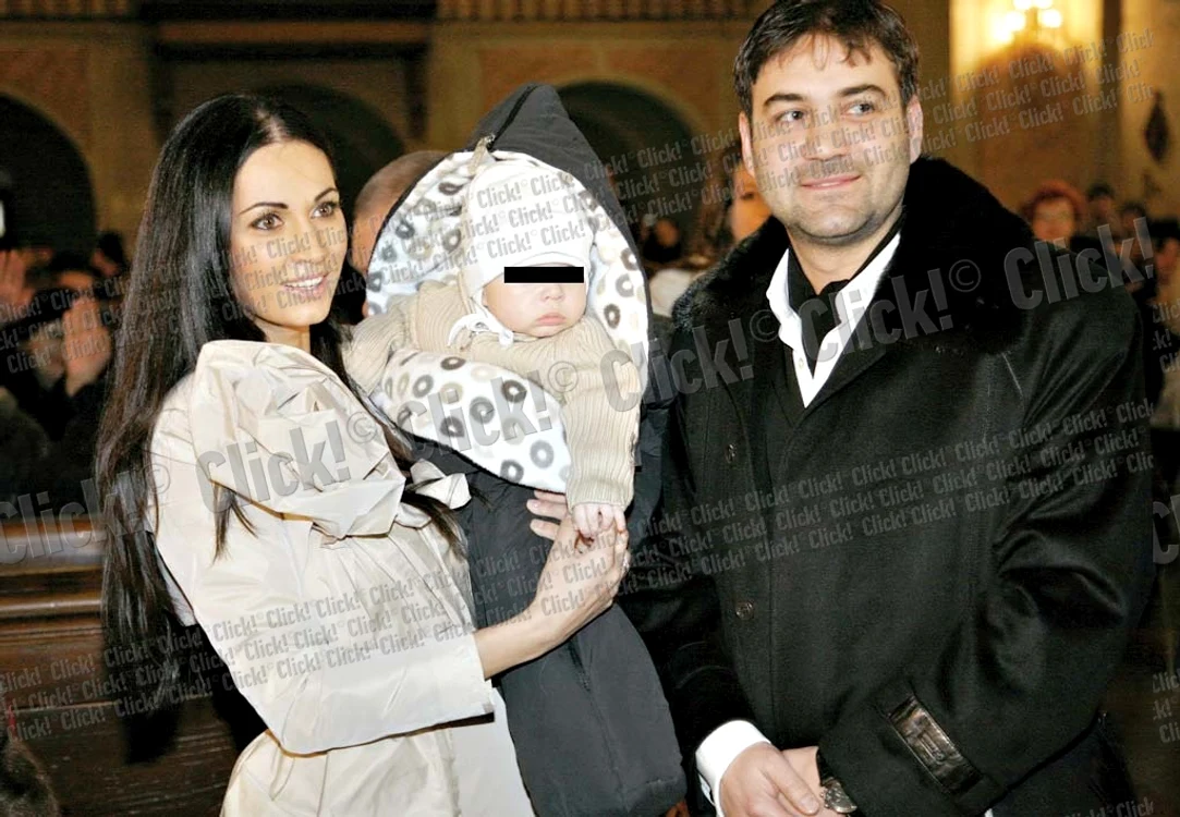 
    Nicoleta şi Zsolt,  în urmă cu patru ani,  la botezul primului copil, Zsolt jr  