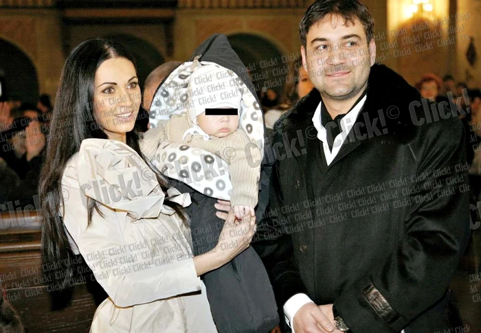 Nicoleta şi Zsolt,  în urmă cu patru ani,  la botezul primului copil, Zsolt jr