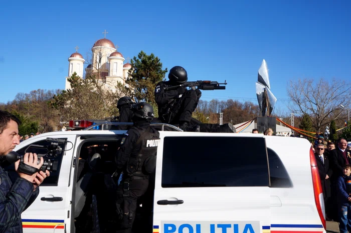 Polițiștii din Caraș sunt în alertă după ce mulți oameni se plâng că au fost păcăliți de profitorii coronavirusului 