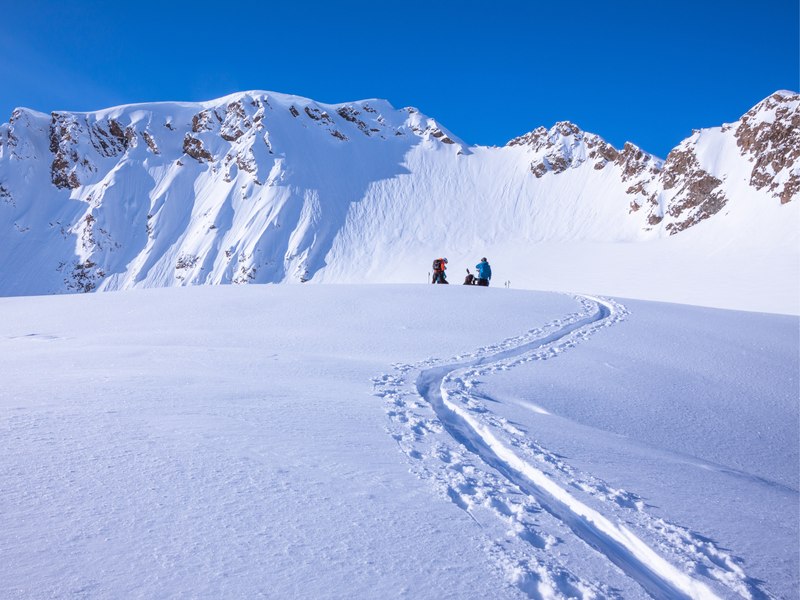 Cum a reușit un bărbat să supraviețuiească îngropat de o avalanșă. „Este aproape unic în istorie”