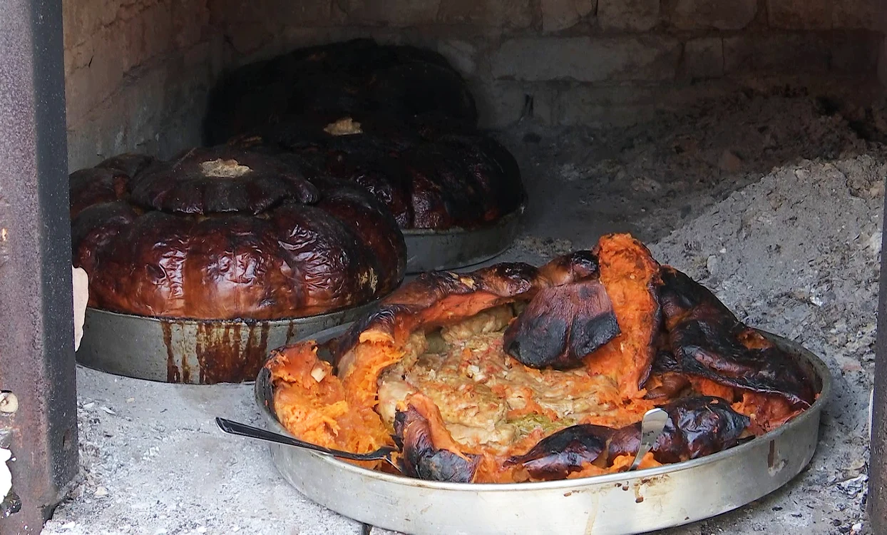 Sarmalele împrumută aroma dovleacului. FOTO Iulian Bunilă