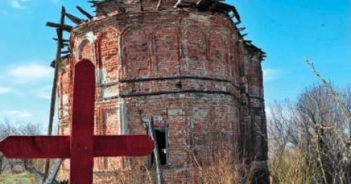 Biserica ce aparţine de satul Cruci.