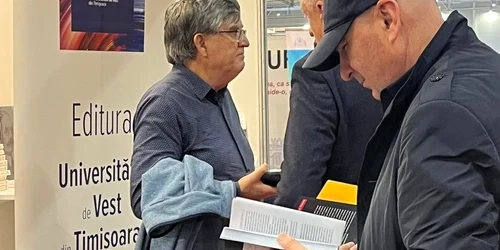 Bolojan la Gaudeamus foto FB Marilen Gabriel Pirtea jpg