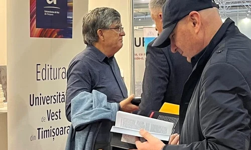 Bolojan la Gaudeamus foto FB Marilen Gabriel Pirtea jpg