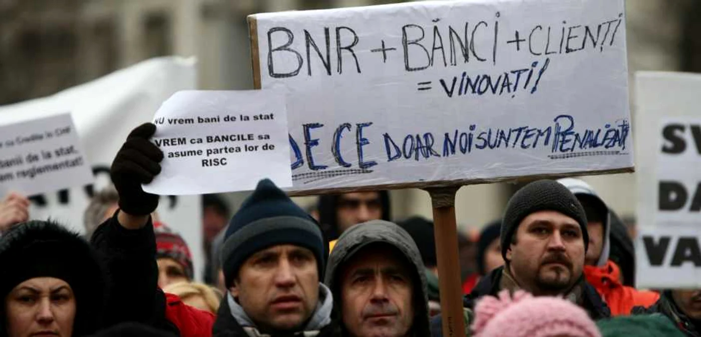 Grupul Clienţilor cu Credite în franci elveţieni organizează, duminică, în Piaţa Victoriei, un miting prin care protestează faţă de atitudinea clasei politice şi a BNR în problema creditelor în franci FOTO Adevărul