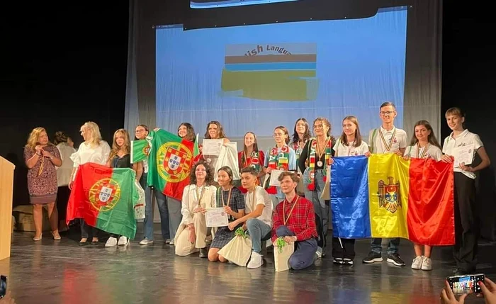 Participanții la Olimpiada Internațională de Limba Engleză - Foto Facebook Ministerul Educației 