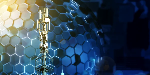 Antena gsm statie de baza 5G tehnologii mobile 4G 3G FOTO Shutterstock