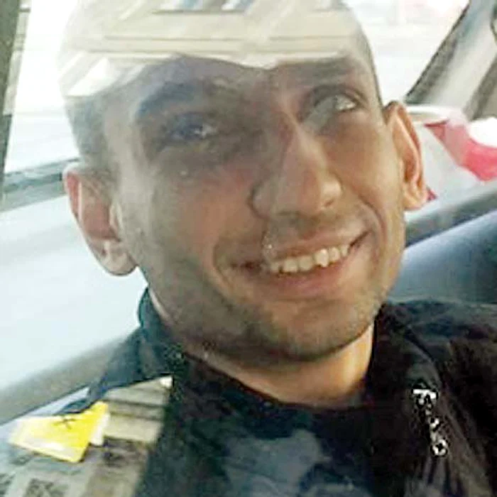 A spart un magazin de telefoane, dar a furat machete de plastic